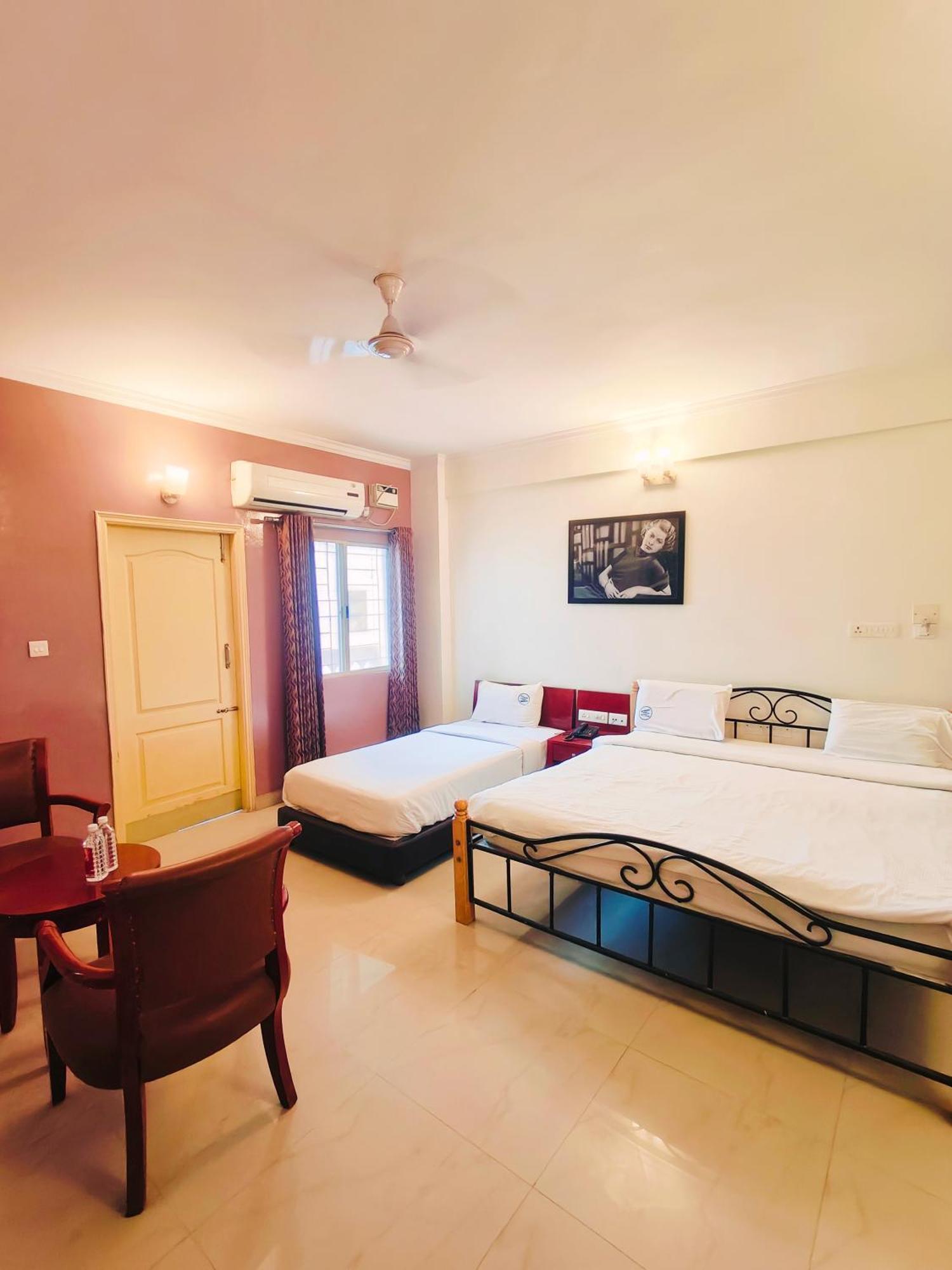 העיר בנגלור Kings Suites Palace Grounds מראה חיצוני תמונה
